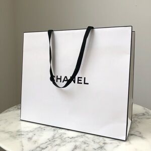 CHANEL Classic Gift Shopping Bag Tote Designer Luxury Black White NEW 11.5”x 10”